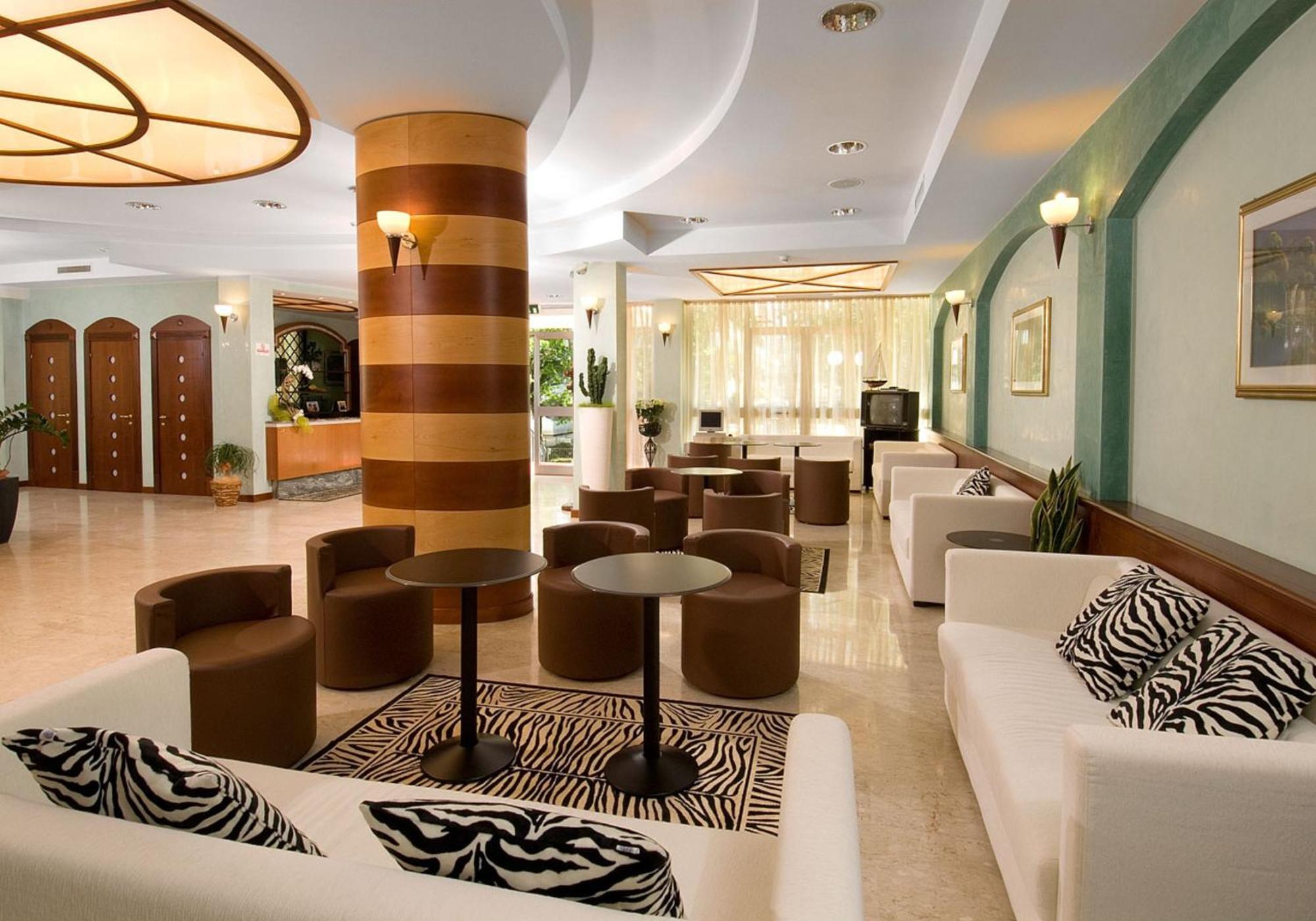 Hotel Savoia Cesenatico Exterior foto